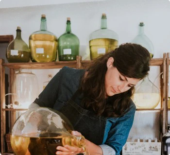 Charlotte, artisane herboriste fondatrice des Simples de Charlotte